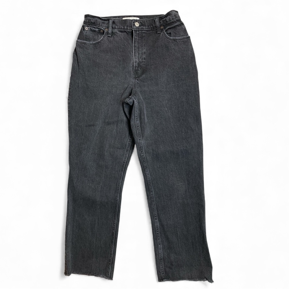 Aercrombie Fitch Curve Love Ultra High Rise 90s Straight Jeans.